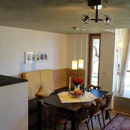 Landhaus Schosser-brandler Guest house Mayrhofen