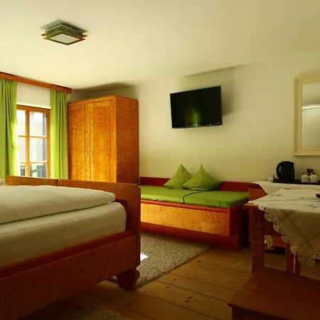 Landhaus Schosser-brandler Guest house *